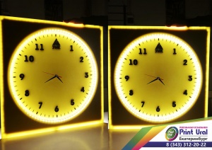 Часы с подсветкой