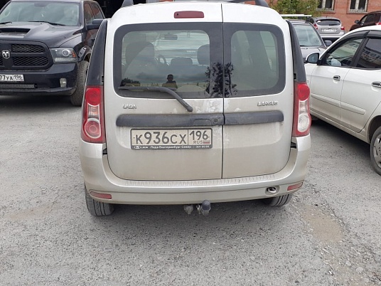 Оклейка авто. Реклама на Лада Ларгус услуги спецтехники