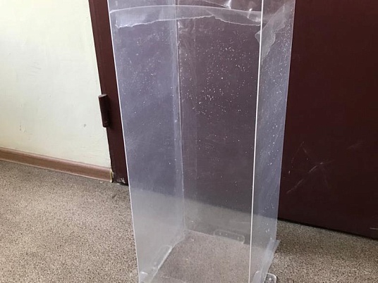 Крышка из оргстекла