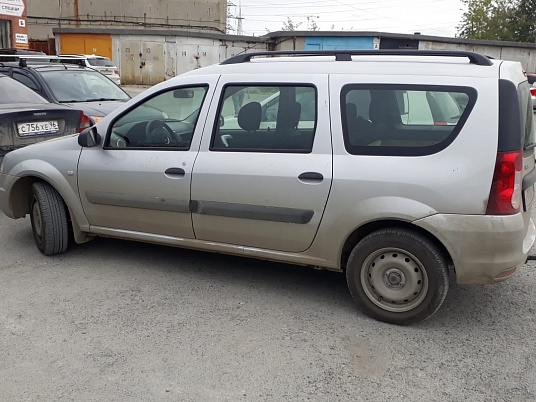 Оклейка авто. Реклама на Лада Ларгус услуги спецтехники