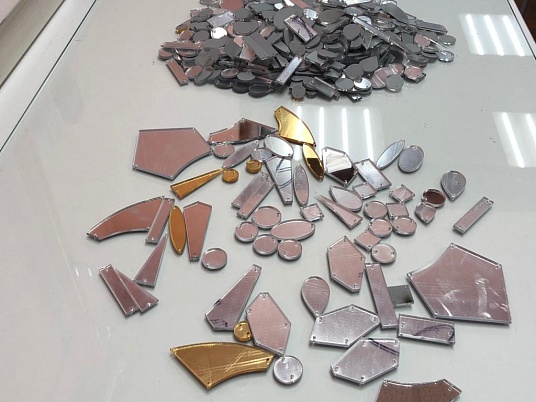 Зеркальные пришивные стразы