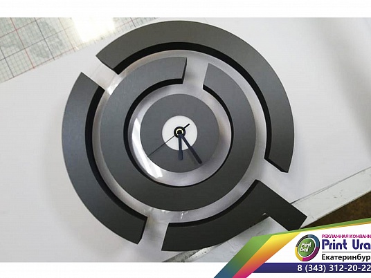 Изготовление часов с логотипом компании