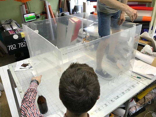 Изготовление коробок из оргстекла на заказ